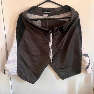 Men’s Swim trunk size L